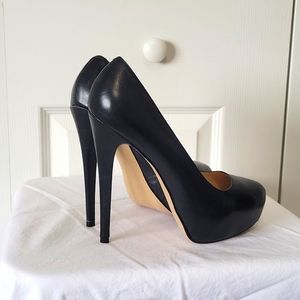 Steve Madden Yasmin black genuine leather heels. Size 8.
